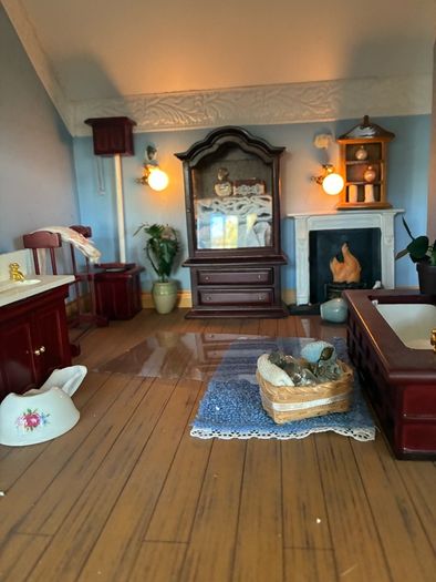 Stunning Georgian Dolls house