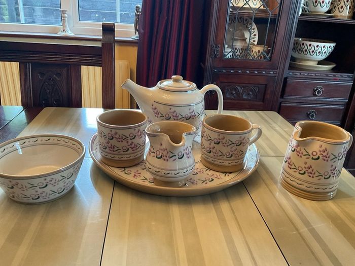 Nicholas Mosse Lavender starter set from Washington creek USA . Tea pot, two mugs , creamer and an oval platter . Pricing the set