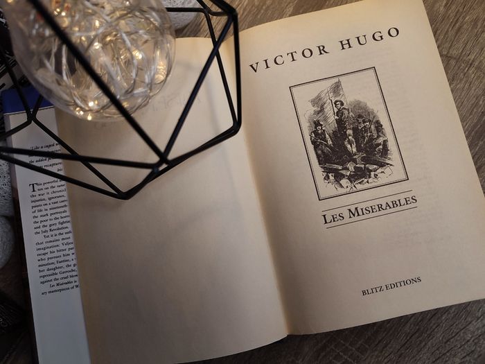 Les Miserables ! by Victor Hugo ! Hardcover ! 1993 ! by  Blitz Editions !!