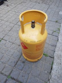 Gas cylinder