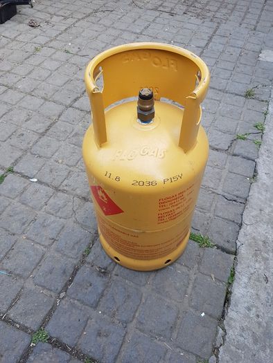 Gas cylinder