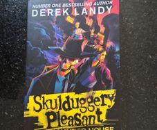 Skulduggery Pleasant The haunted house on hollow hill