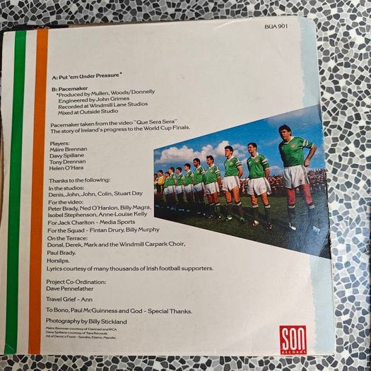 Republic of Ireland Football team, Put'em under pressure 7" Italia 90 anthem