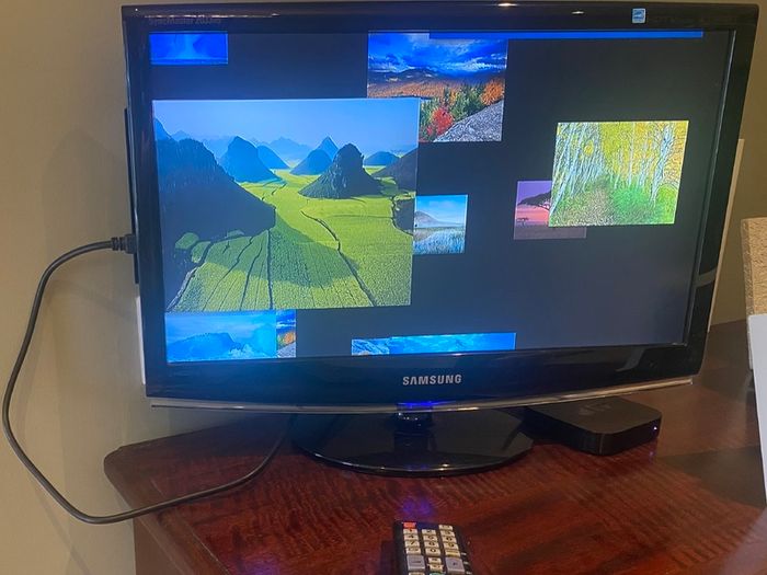 Samsung TV 20 inch