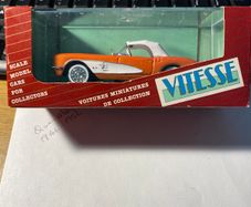 Vitesse 1960 Chevrolet Corvette gold