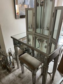 dressing table