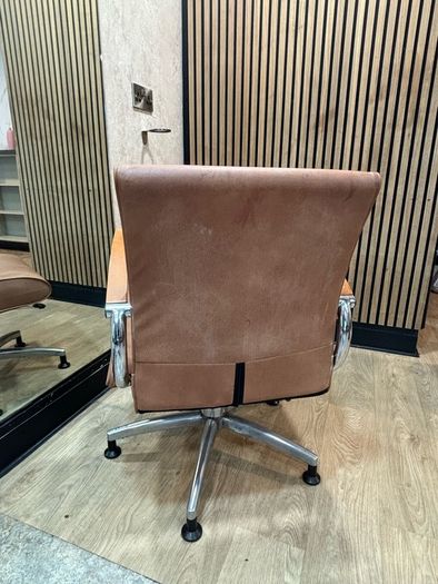 OLYMP 8000 adjustable Salon Chairs
