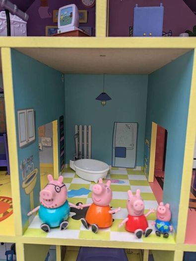 Large Peppa Pig Wooden Playhouse Set with Figures & Accessories