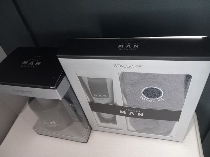 Set of 2 Brand New Mens Gift Sets