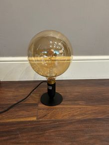 Table Lamp with 2 different bulbs