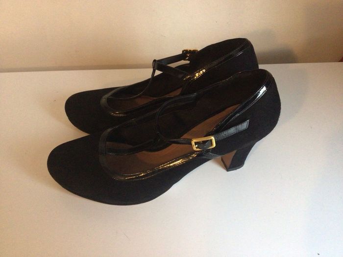 Clarks Ladies Suede Leather Mary Jane Court Shoes Wide Fit size 7.5 E Can Post