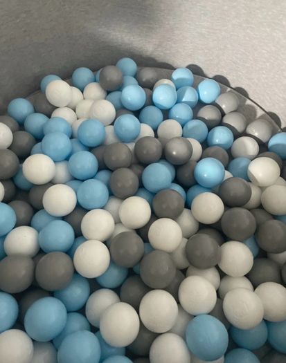 Ball Pit with balls