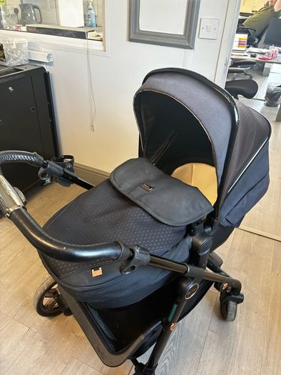Complete sliver cross Pram system for sale