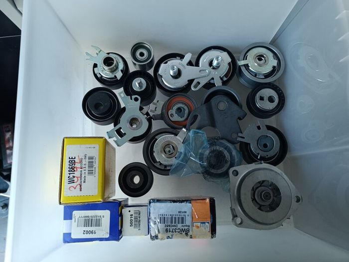 Car parts, of all kinds (clutches, pressure plates, discs, shock absorbers, etc.)