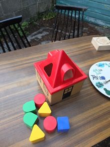 Kids shapes fitting toy