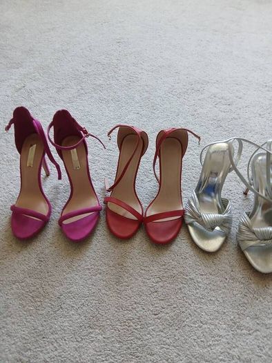 Ladies heels bundle size 4
