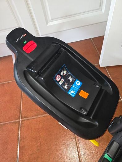 Baby car seat with isofix