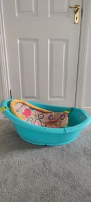 Bath tub