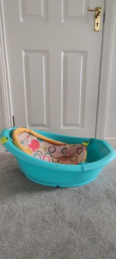 Bath tub