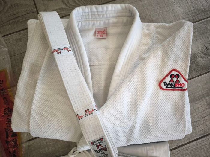 Adult judo suit