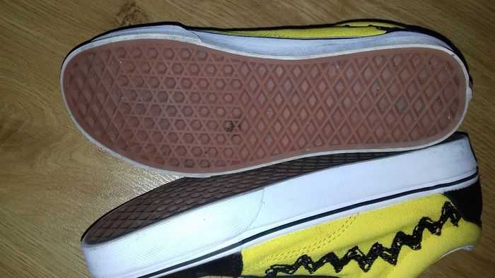 Charlie Brown Old School Vans
