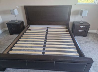 King size bed, lockers, lamps