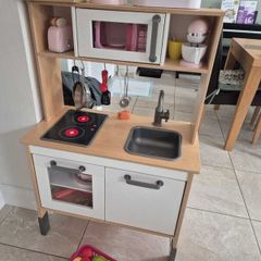 Play Kitchen Set