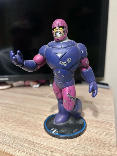 Marvel  Hero clix sentinel
