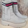 Womens Tommy Hilfiger Tamy Higher 2a Chelsea Boots Beige Cream Size Uk 7 Eu 41 Image 2