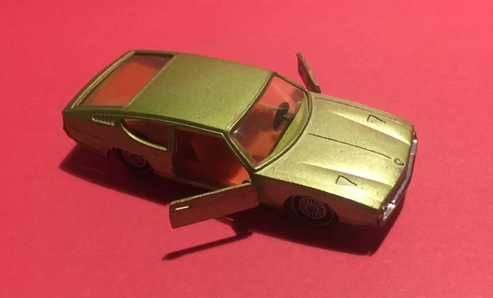 Siku V317 Lamborghini Espada 400 GT