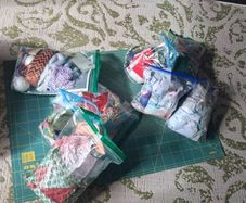 cutting mat and fabric bags x 8
