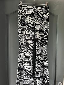 SHEIN PETITE Zebra stripe print flare leg trousers Size 8