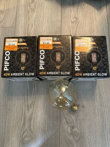 3 light bulbs for sell, 6e for all.
