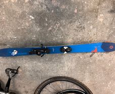 140cm Kids' Skis for Sale