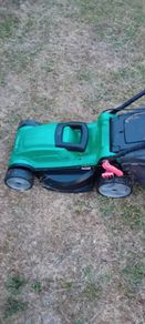 Electric lawnmower
