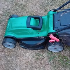 Electric lawnmower