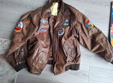 Men 1050s pilots jacket large / x large % 100 leather