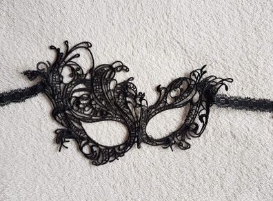 Lace mask