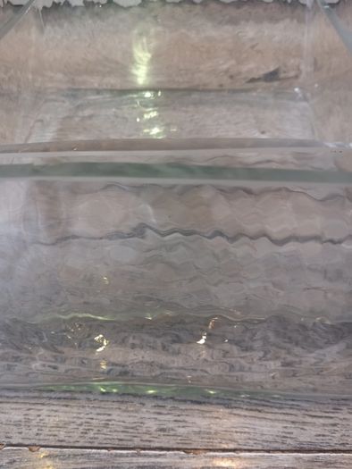2 glass dishes
