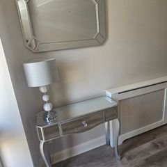 Console table, Mirror and Lamp