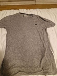 Hollister must have collection tshirt