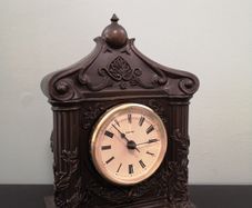 mantel clock works well