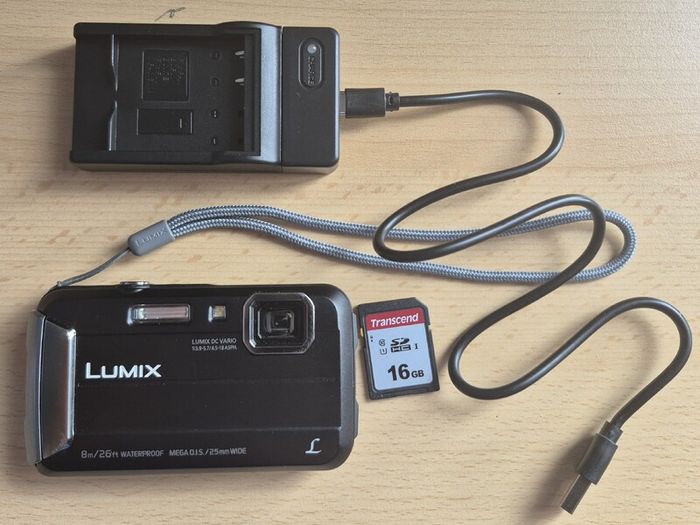 Panasonic Lumix DMC-FT30 Underwater camera