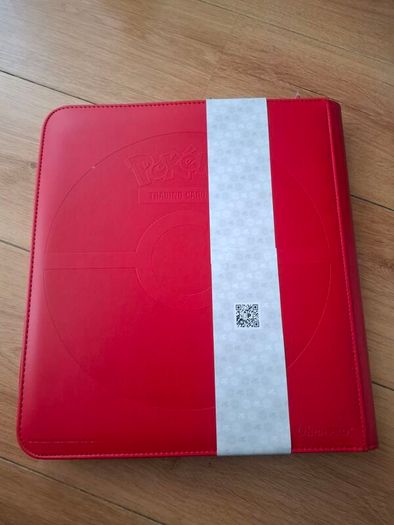 Ultra Pro Pokemon Elite Series Charizard 12-Pocket Zippered PRO Binder