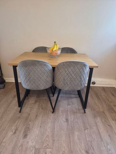 kitchen table and chairs
