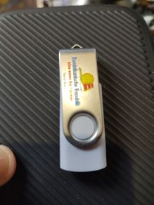 4 GB Light Up Flash Drive! New! Free Postage!