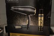 Tresemme Flawless Volume Smooth Blow Dry Set (2200W Dryer and Styling Kit)