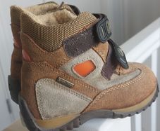 Childrens winter boots