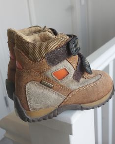 Childrens winter boots