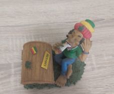 novelty ashtrays
